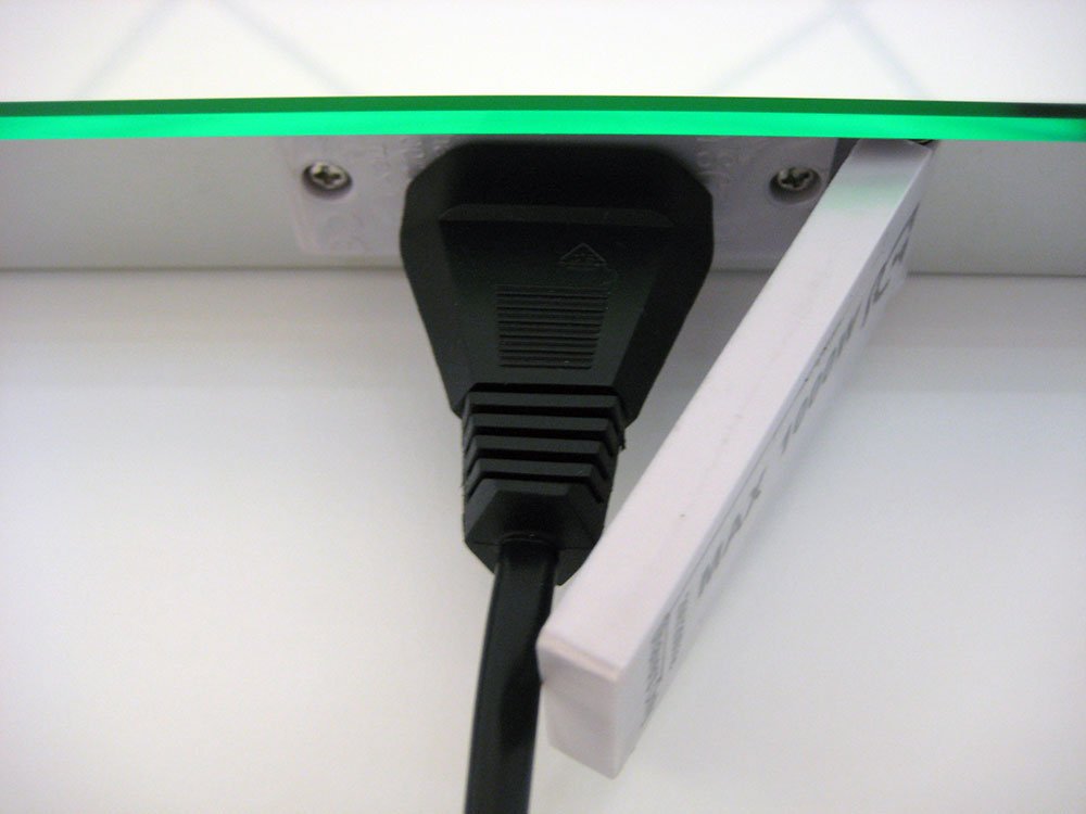 verlichting, verwarming, stopcontact, en dimfunctie 100x60 cm - Designspiegels