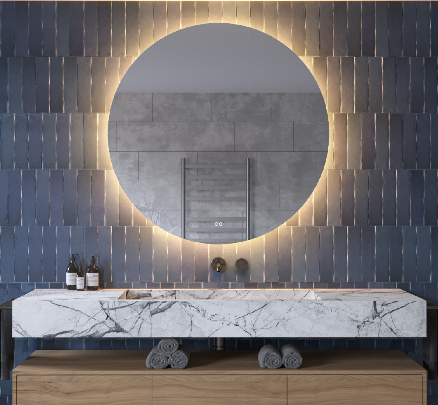 Deze 120 cm ronde badkamer spiegel is van alle gemakken voorzien, zoals, ambient verlichting, spiegelverwarming, dimfunctie en instelbare lichtkleur