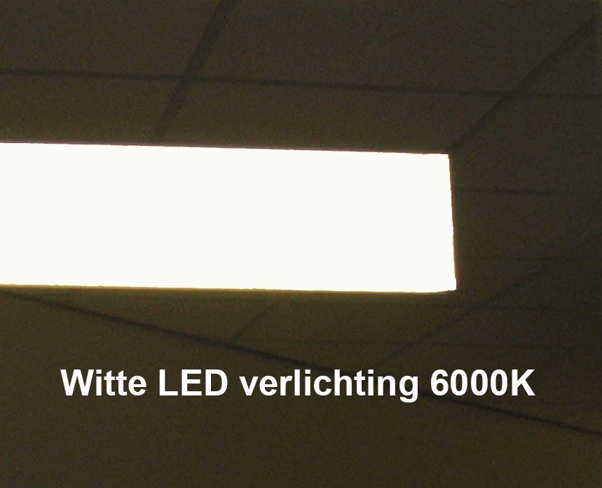 Optie LED kleur: wit 6000K, met name toegepast in de modernere, strakke badkamer